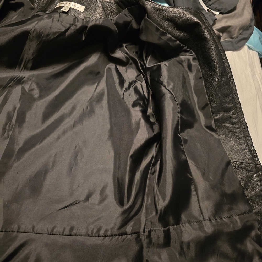 Classic Black Leather Jacket - Picture 11 of 11